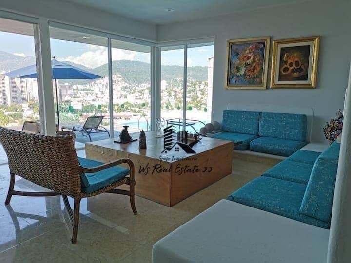 casa-con-vista-a-la-baha-y-jardn-en-venta2-30113