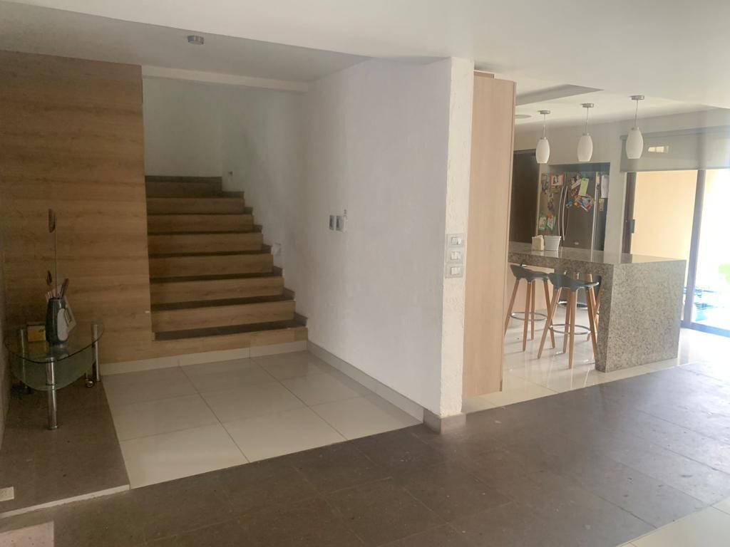 casa-contempornea-nica-en-su-diseo-renta-550004-15514