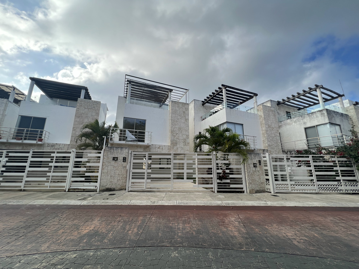 casa-de-3-recmaras-con-rooftop-en-venta-en-playa-del-carmen-frac-bali13-33630