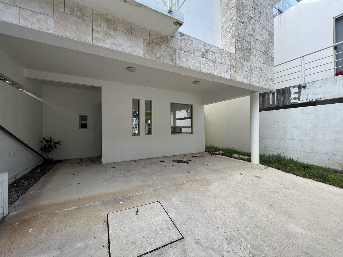 casa-de-3-recmaras-con-rooftop-en-venta-en-playa-del-carmen-frac-bali14-33630