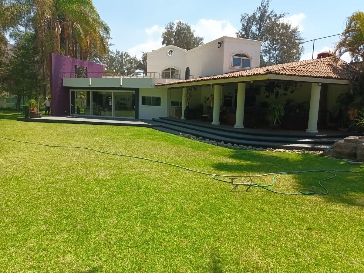 Casa de campo  en condominio con agua thermal