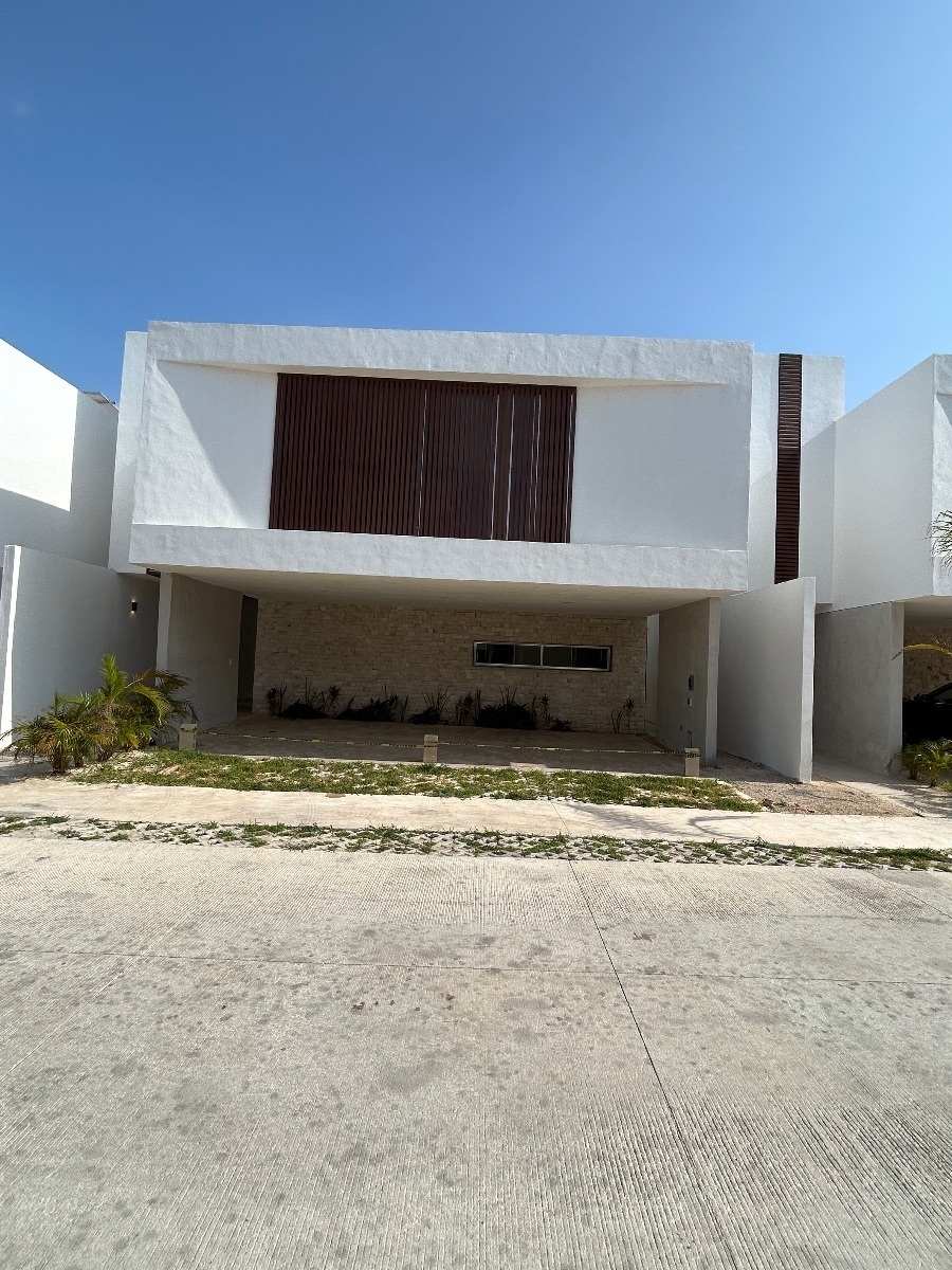 Casa en Venta 5 recamaras, Privada el Origen, Xcanatun Mérida Yucatán