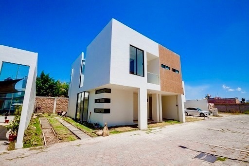 CASA DE LUJO EN VENTA EN PAPALOTLA, TEXCOCO