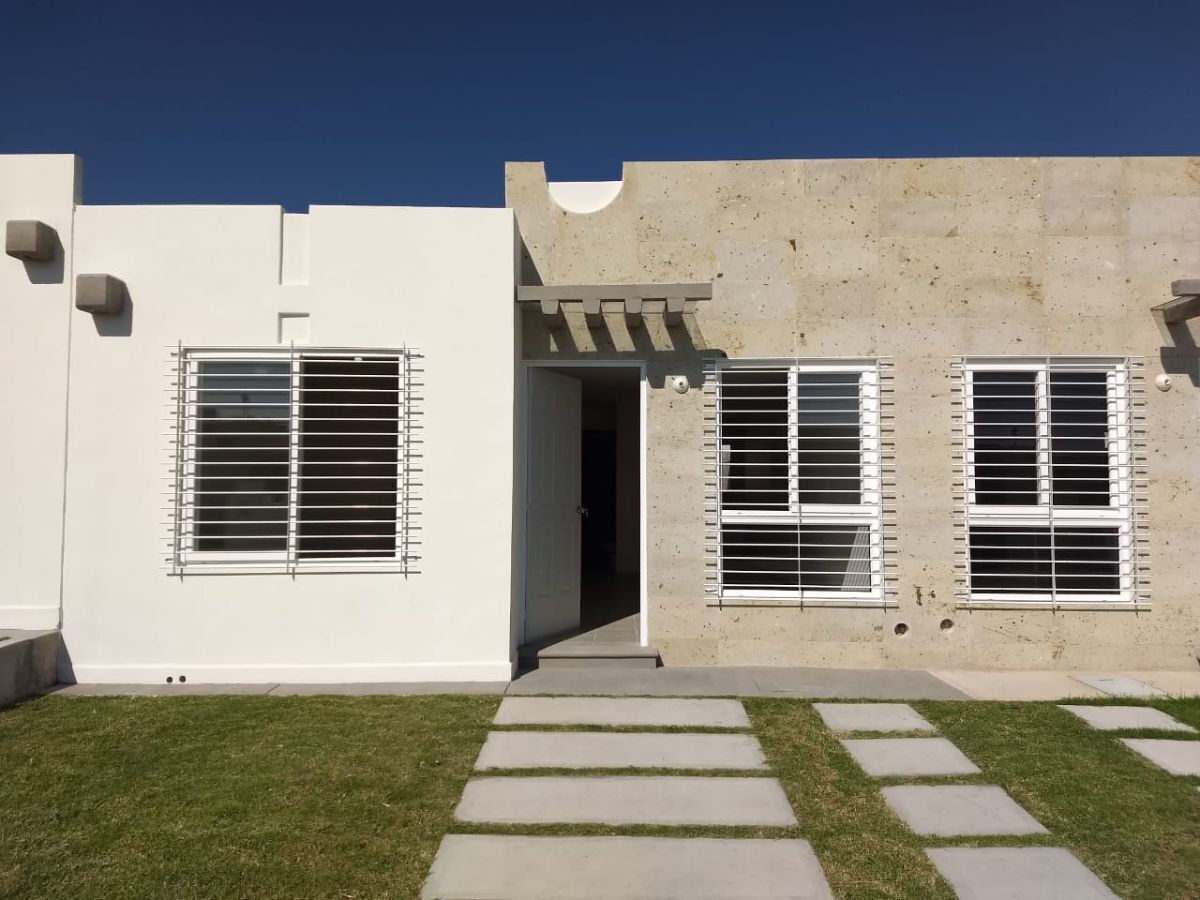 Casa de una planta en FRACC. LOS ENCINOS, Colonia Jesús María, Queretaro.