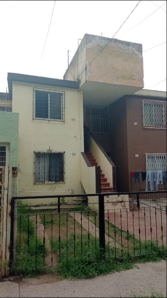 CASA DUPLEX EN VENTA EN ARCOS DE ZAPOPAN.