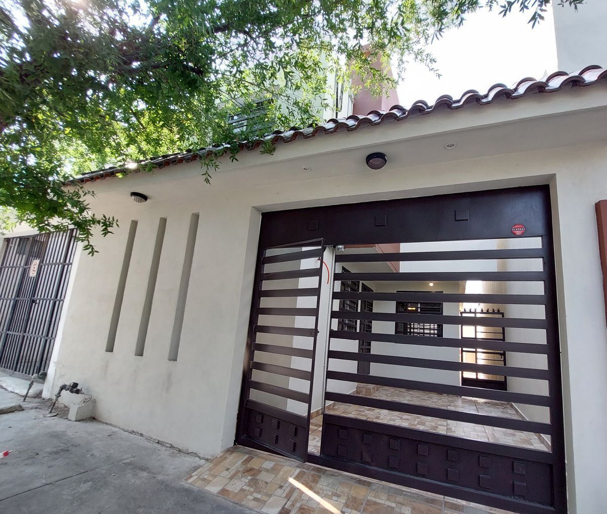 casa-en--renta--para-ejecutivo-en-santa-luz--escobedo-nl17-36175