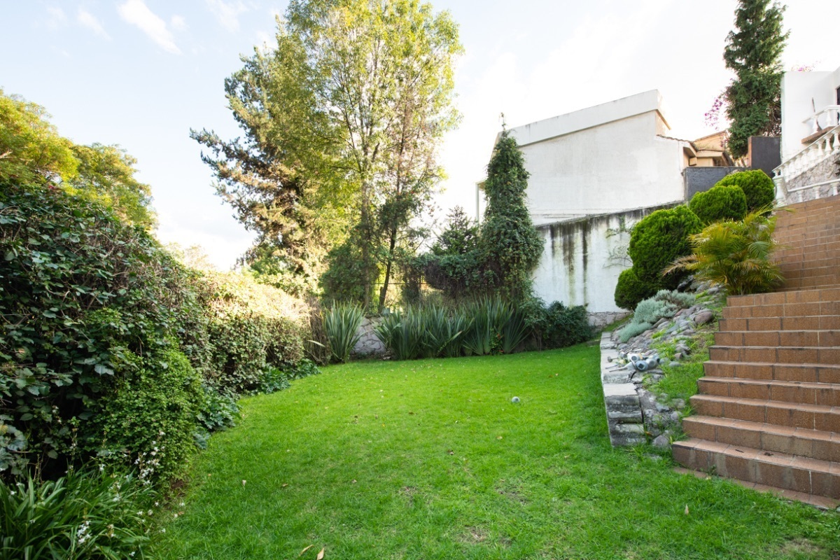 CASA EN CERRADA EN BOSQUE DE LA HERRADURA CON VISTA A LA CAÑADA 4 RECAMARAS