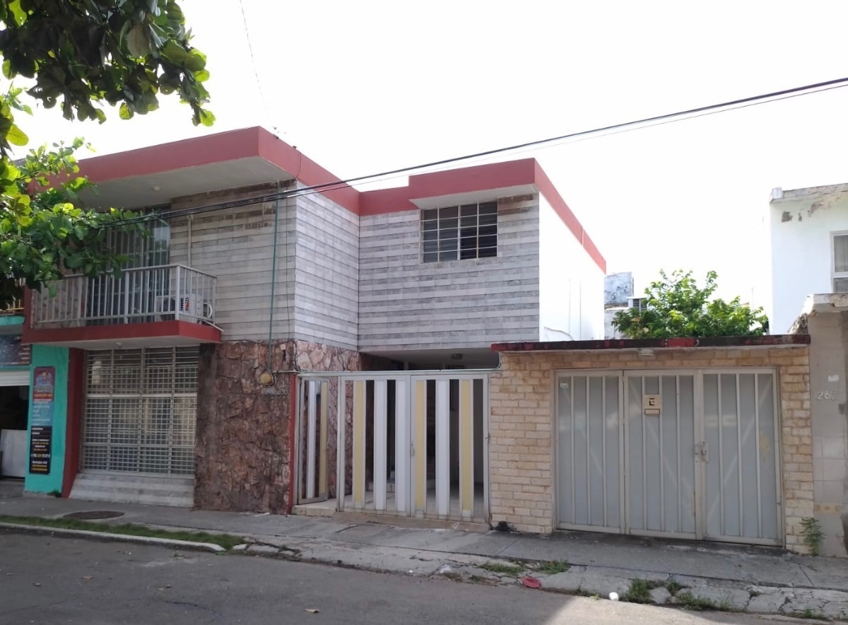 Casa en Col. Flores Magón, Veracruz, Ver.