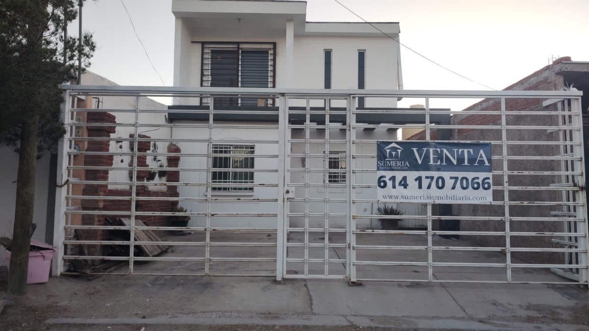 Casa en col. Pozos del Valle con recamara en planta baja