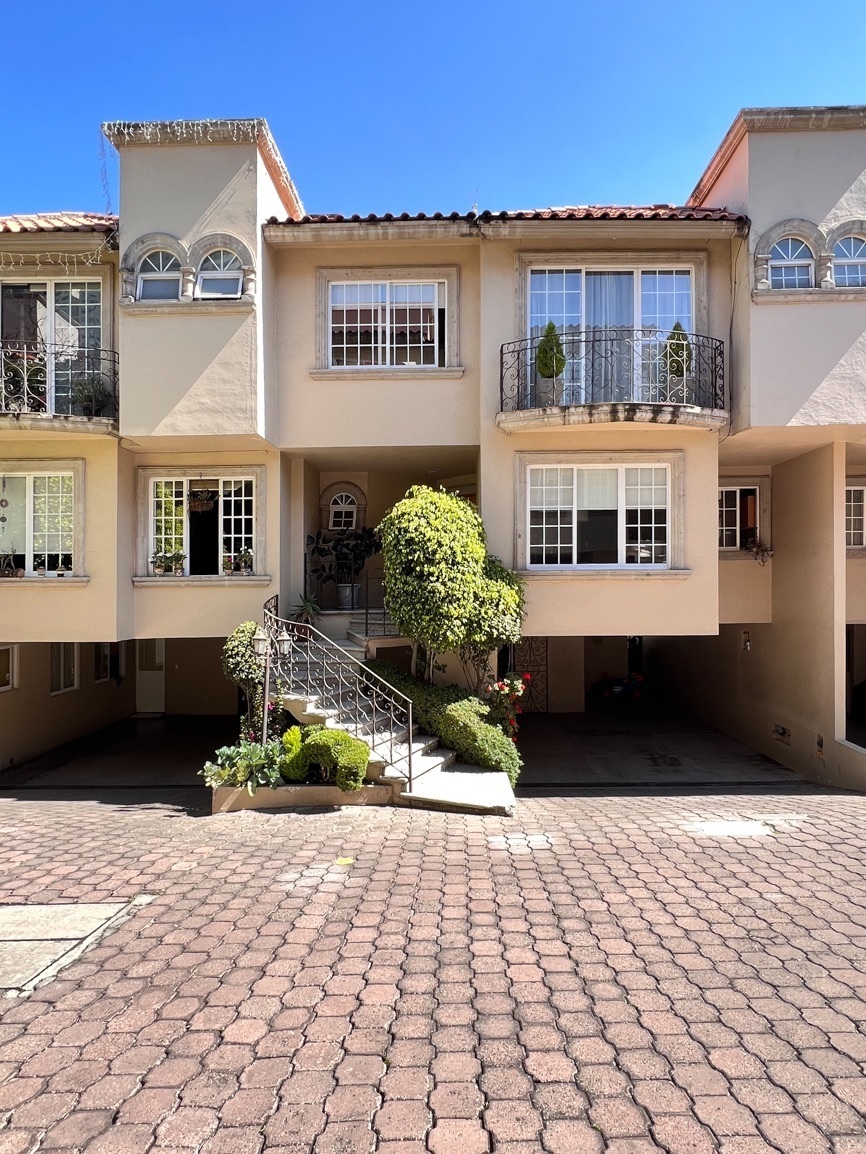 CASA EN CONDOMINIO EN RENTA O VENTA EN HACIENDAS DE LAS PALMAS 3 RECAMARAS