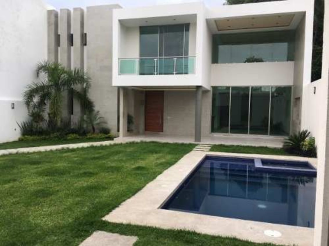 Casa en Privada en Lomas del Mirador, Cuernavaca, Morelos CAEN-263-Cp