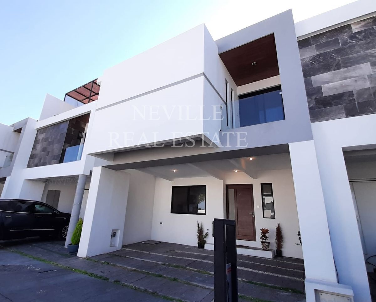 Casa en renta con 4 rec.  con baños y una en planta baja, Zibatá