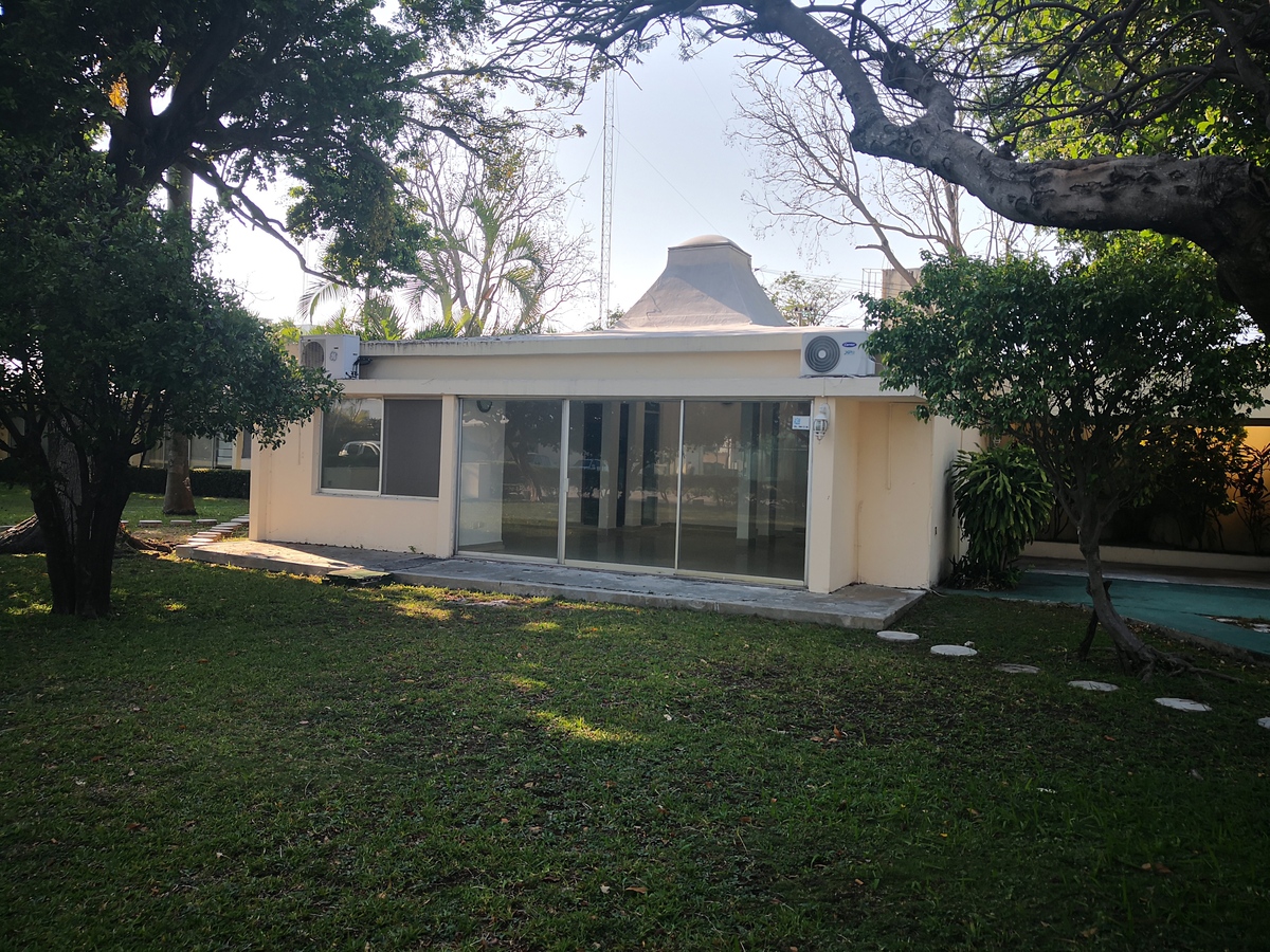 CASA EN RENTA EN COL. CAMARONEROS EN CD. DEL CARMEN, CAMPECHE