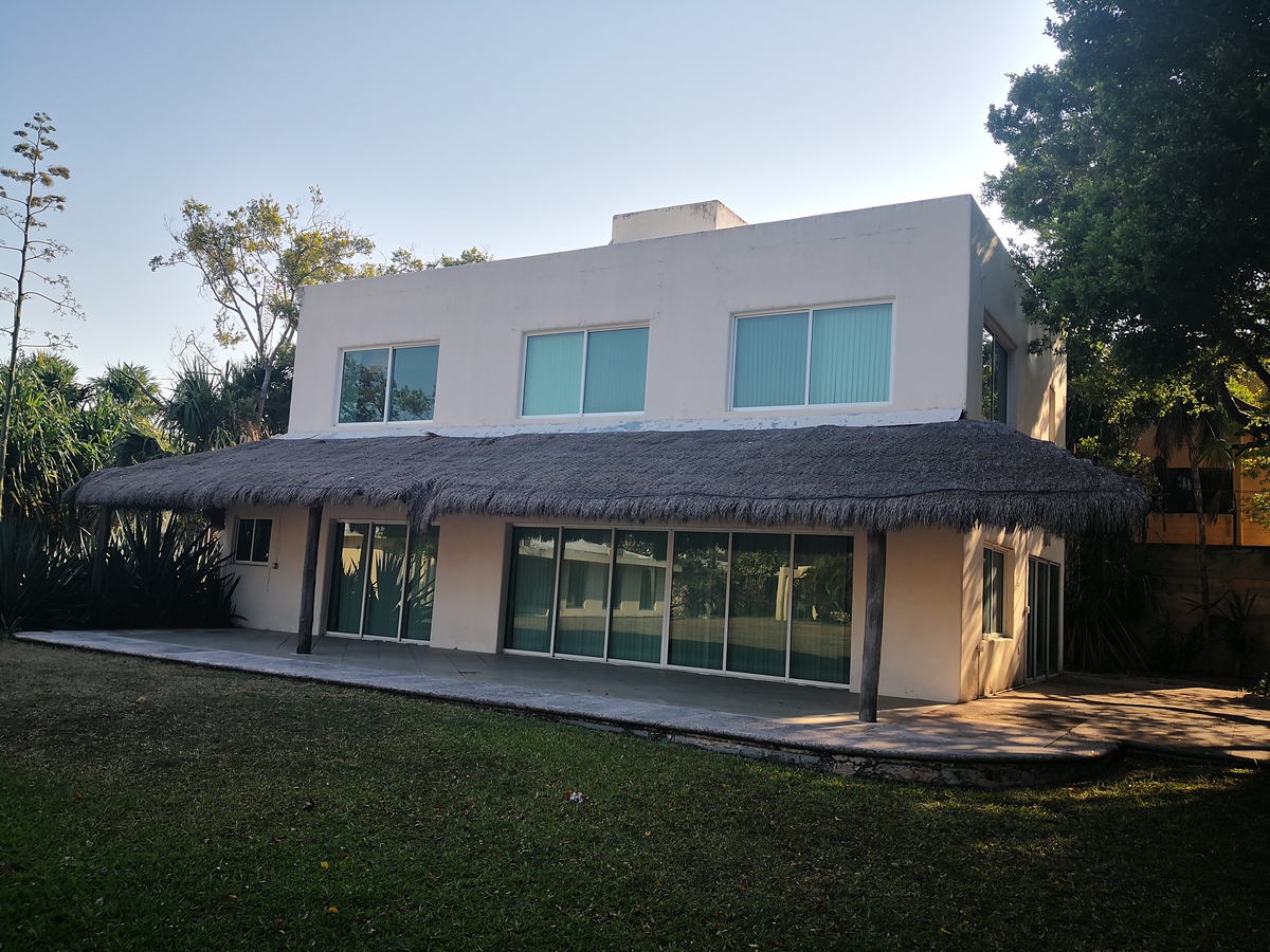 CASA EN RENTA EN COL. CAMARONEROS EN CD. DEL CARMEN, CAMPECHE