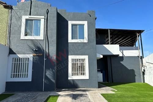 CASA EN RENTA EN LAGO DE XOCHIMILCO