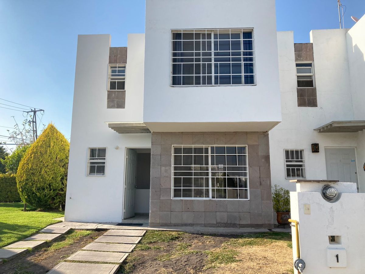 casa-en-renta-en-paseos-del-bosque-3-rec-25-baos-patio1-36765