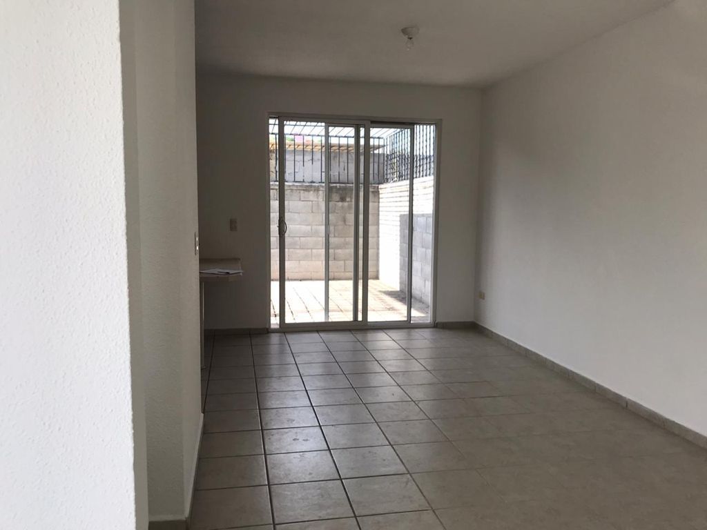 casa-en-renta-en-paseos-del-bosque-3-rec-25-baos-patio2-36765