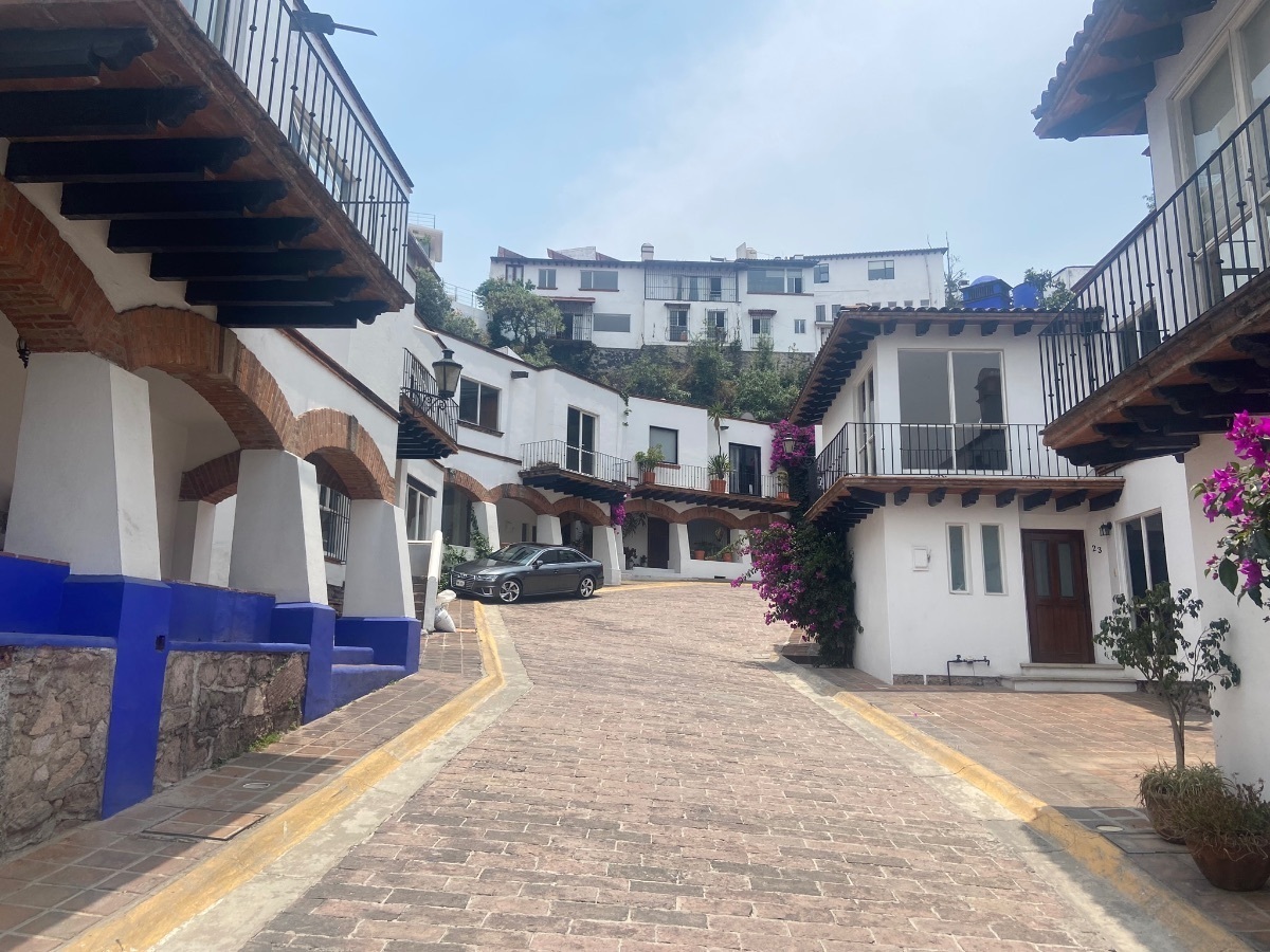 CASA EN RENTA EN TECAMACHALCO EN CERRADA