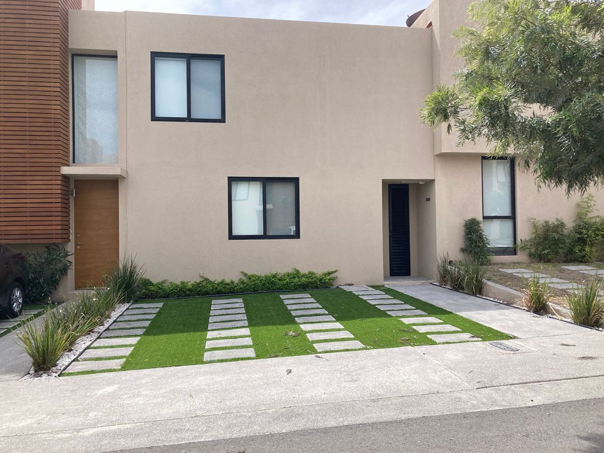 Casa en renta en ZAKIA, Querétaro.