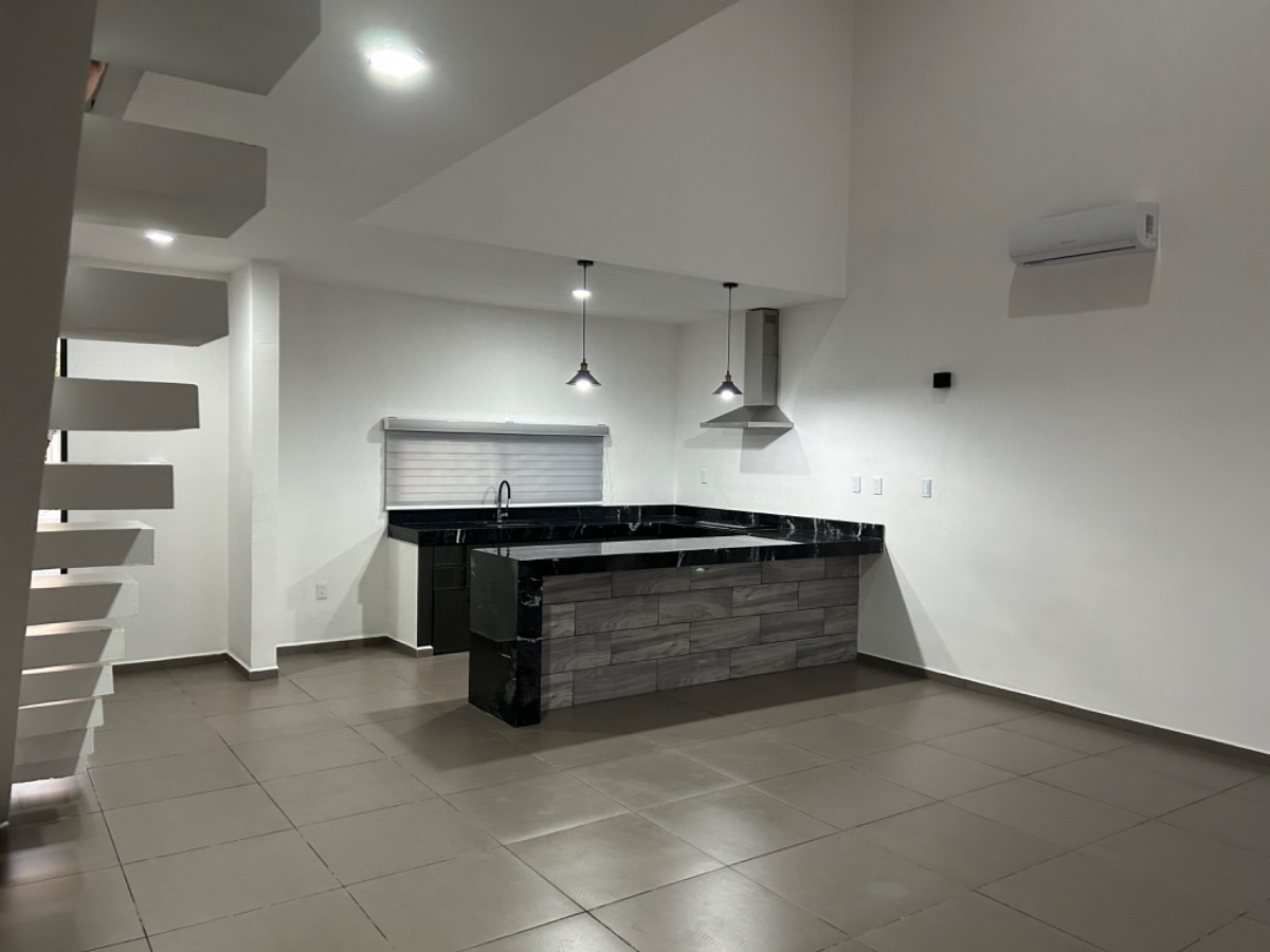 Casa en renta tipo townhouse en Montebello