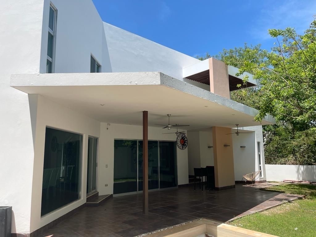 casa-en-renta-y-venta-en-country-club-a-5-minutos-del-madison-y-mayab10-37074