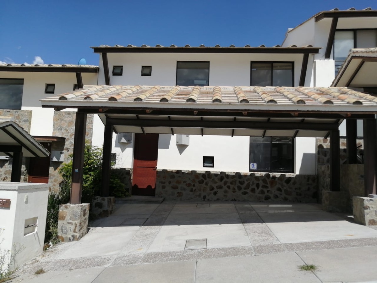 Casa en renta Zibatá, Queretaro