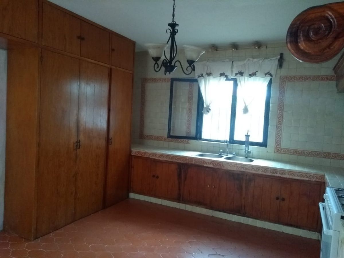 casa-en-renta-zona-residencial-estilo-colonial-cerca-de-avenida-principal4-26997