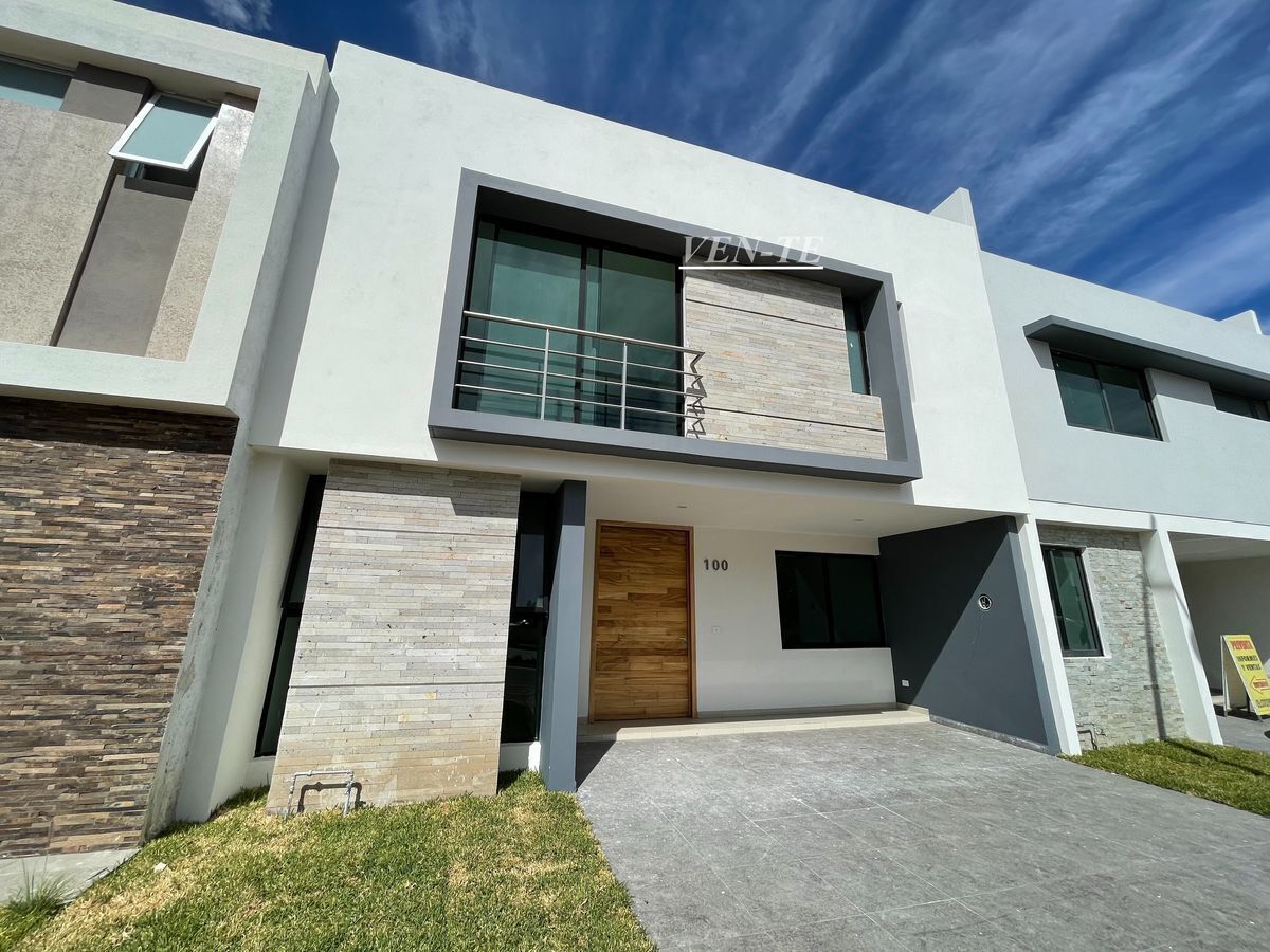 CASA EN VENTA  EN FRACCIONAMIENTO SOLARES EN ZAPOPAN