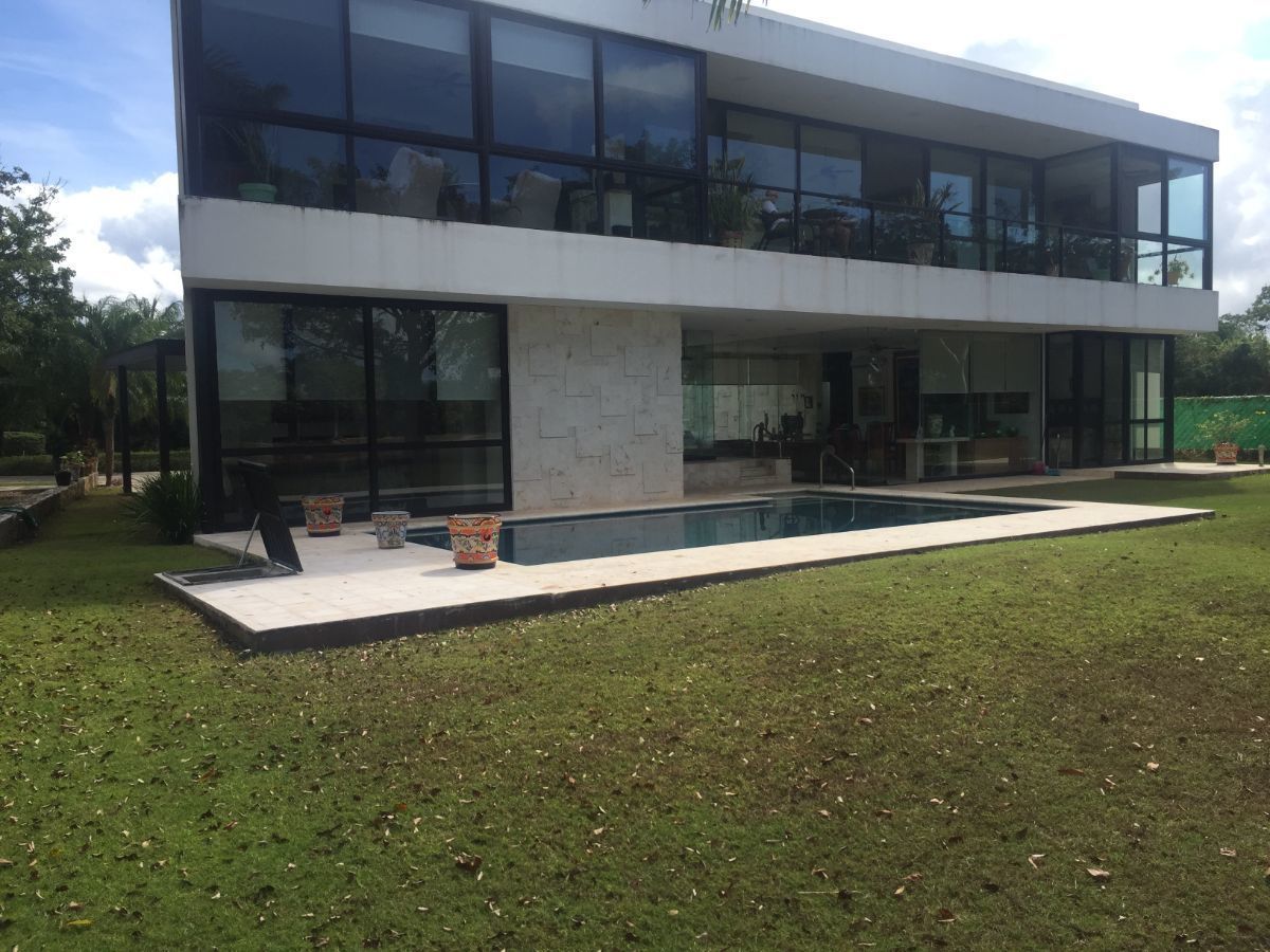 casa-en-venta--en-yucatan-country-club-frente-al-hoyo-8-y-1810-31594