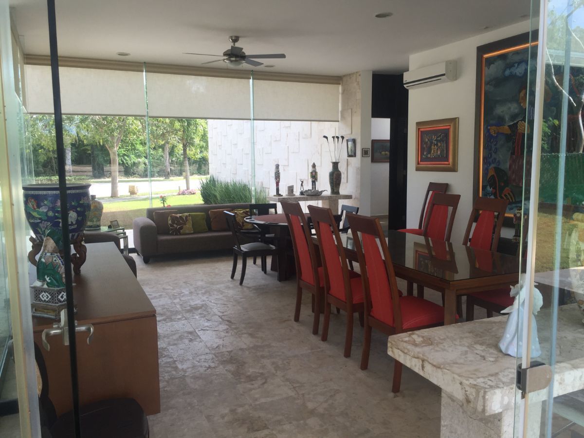 casa-en-venta--en-yucatan-country-club-frente-al-hoyo-8-y-1813-31594