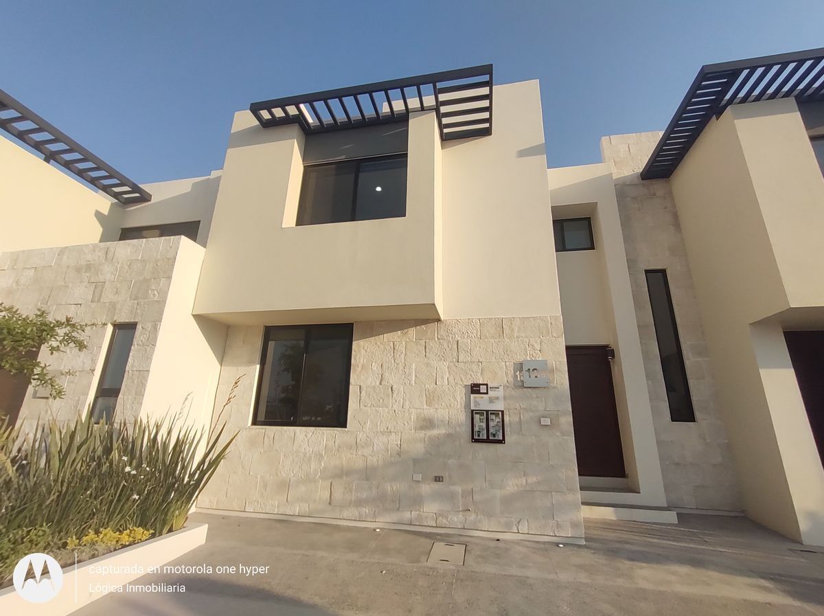 CASA EN VENTA  ZIBATA QUERETARO