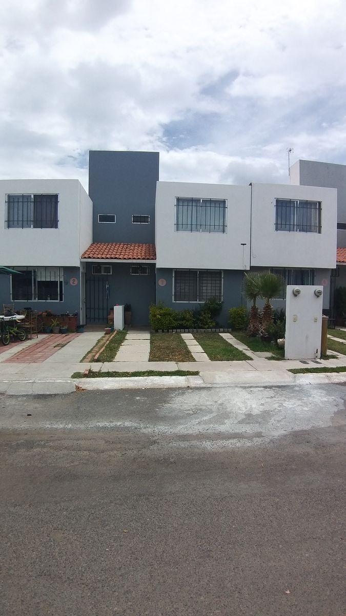 CASA EN VENTA 3 REC FRACC VILLAS DE SANTIAGO, QUERETARO, QRO.