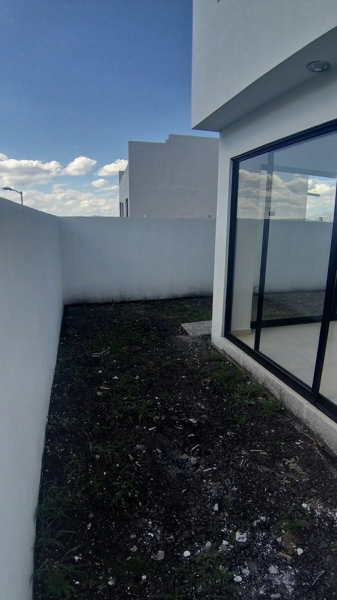 casa-en-venta-3-recmaras-con-roof-en-punta-esmeralda-quertaro3-12369