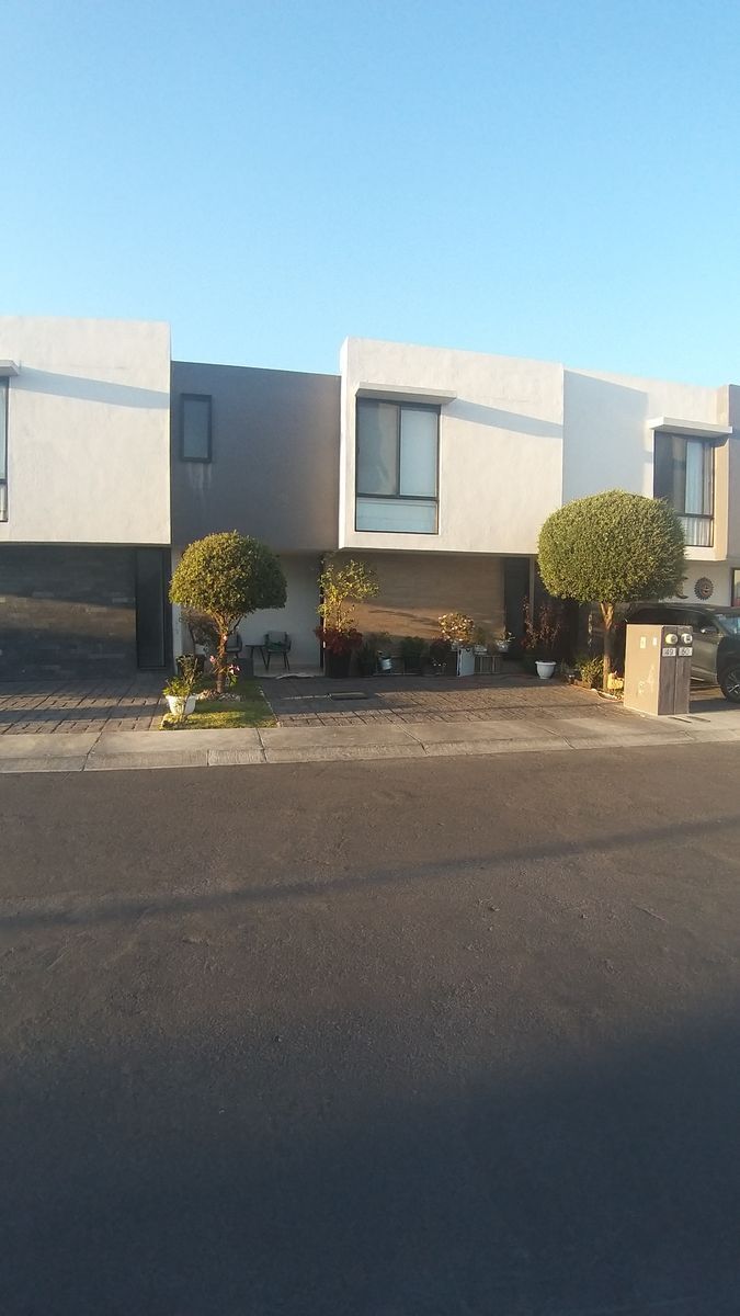 casa-en-venta-4-recamaras-en-fraccionamiento-refugio-queretaro17-12366