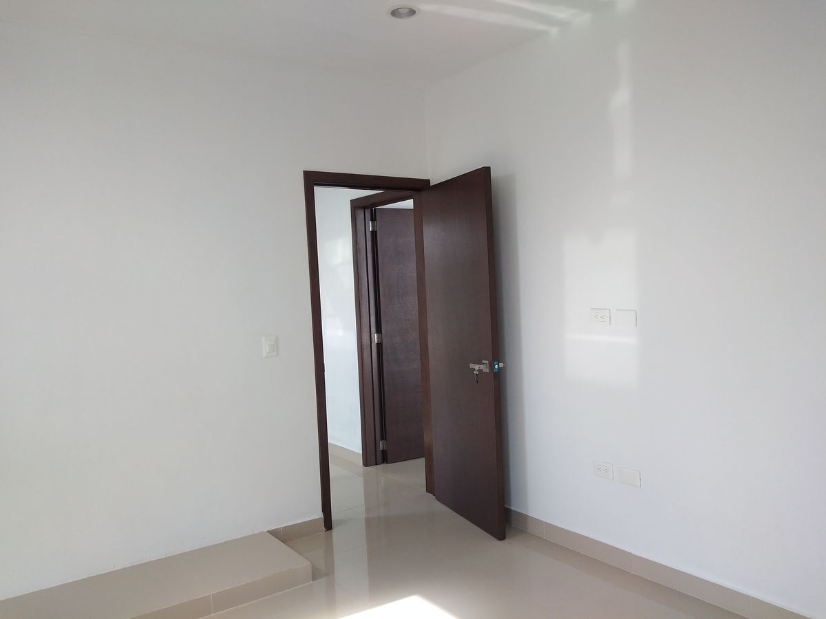 casa-en-venta-4-recamaras-una-en-planta-baja-al-norte-de-merida16-12064