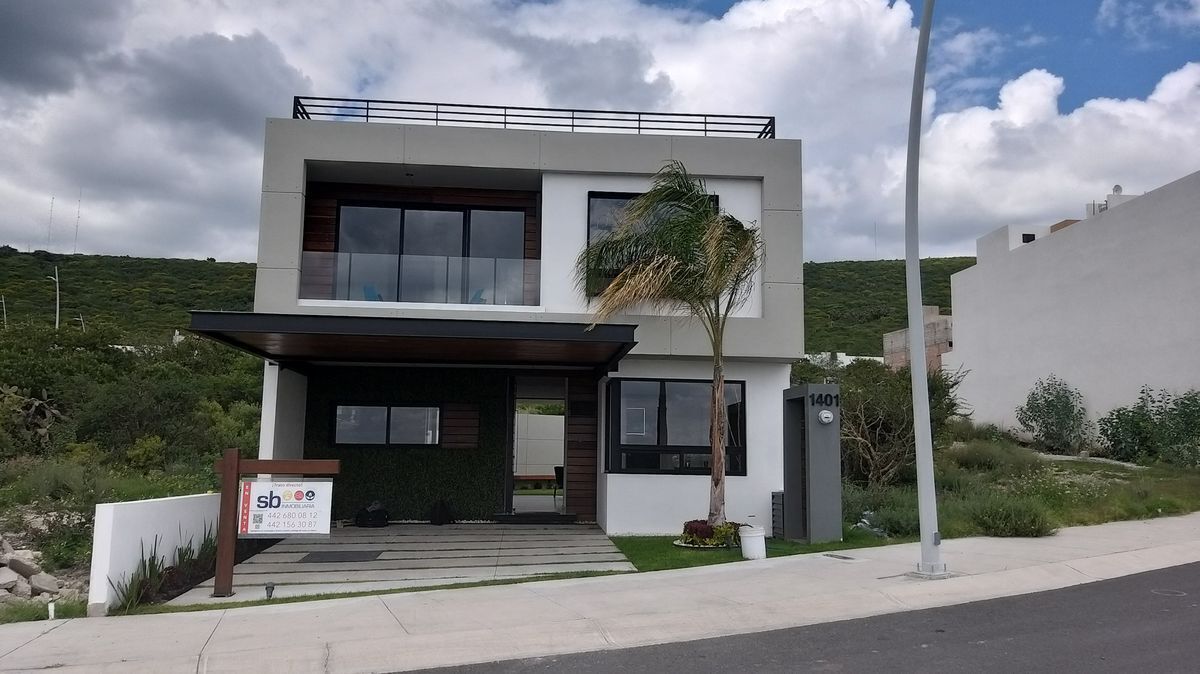 CASA EN VENTA 4RECÁMARAS CON ALBERCA EN EL NUEVO REFUGIO,QUERÉTARO