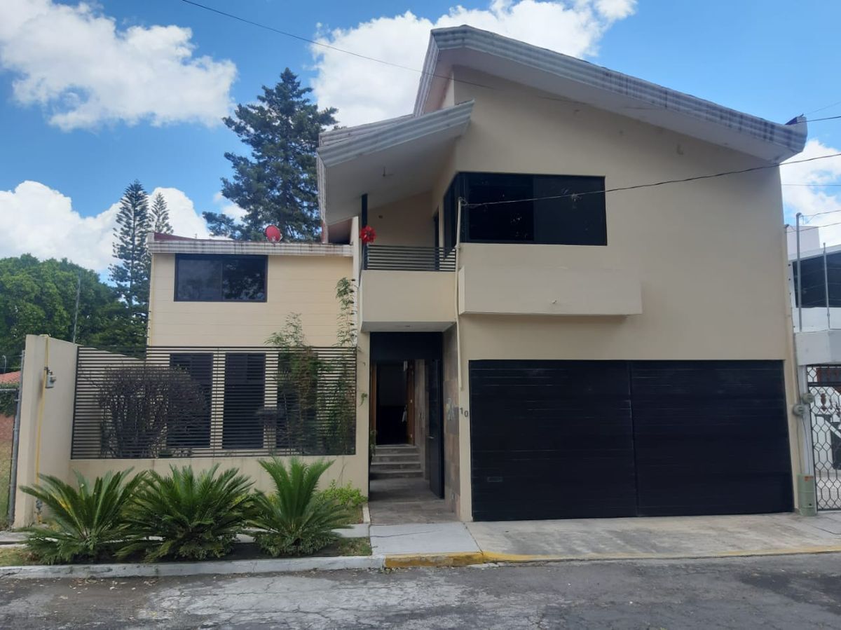 CASA EN VENTA ARBOLEDAS DE SAN IGNACIO