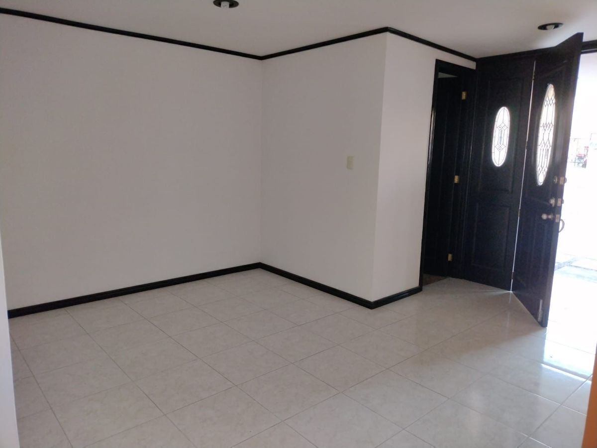 Casa en Venta, Arboledas San Javier,  3 Recámaras