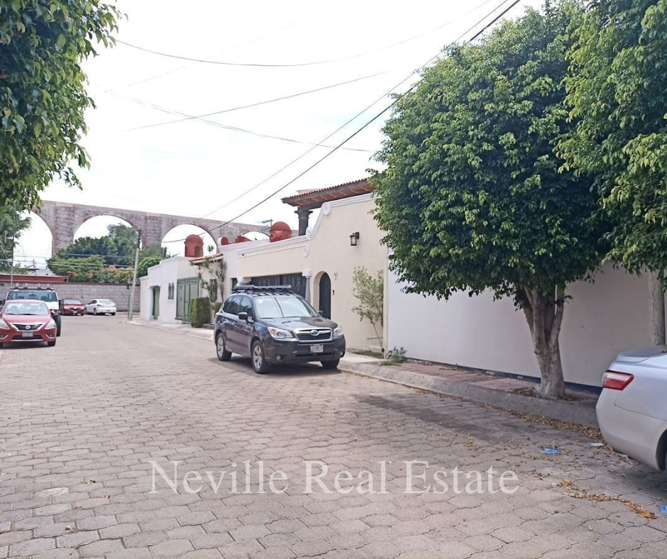 casa-en-venta-cerca-de-los-arcos-4-recmaras-jardn-y-jacuzzi16-19035