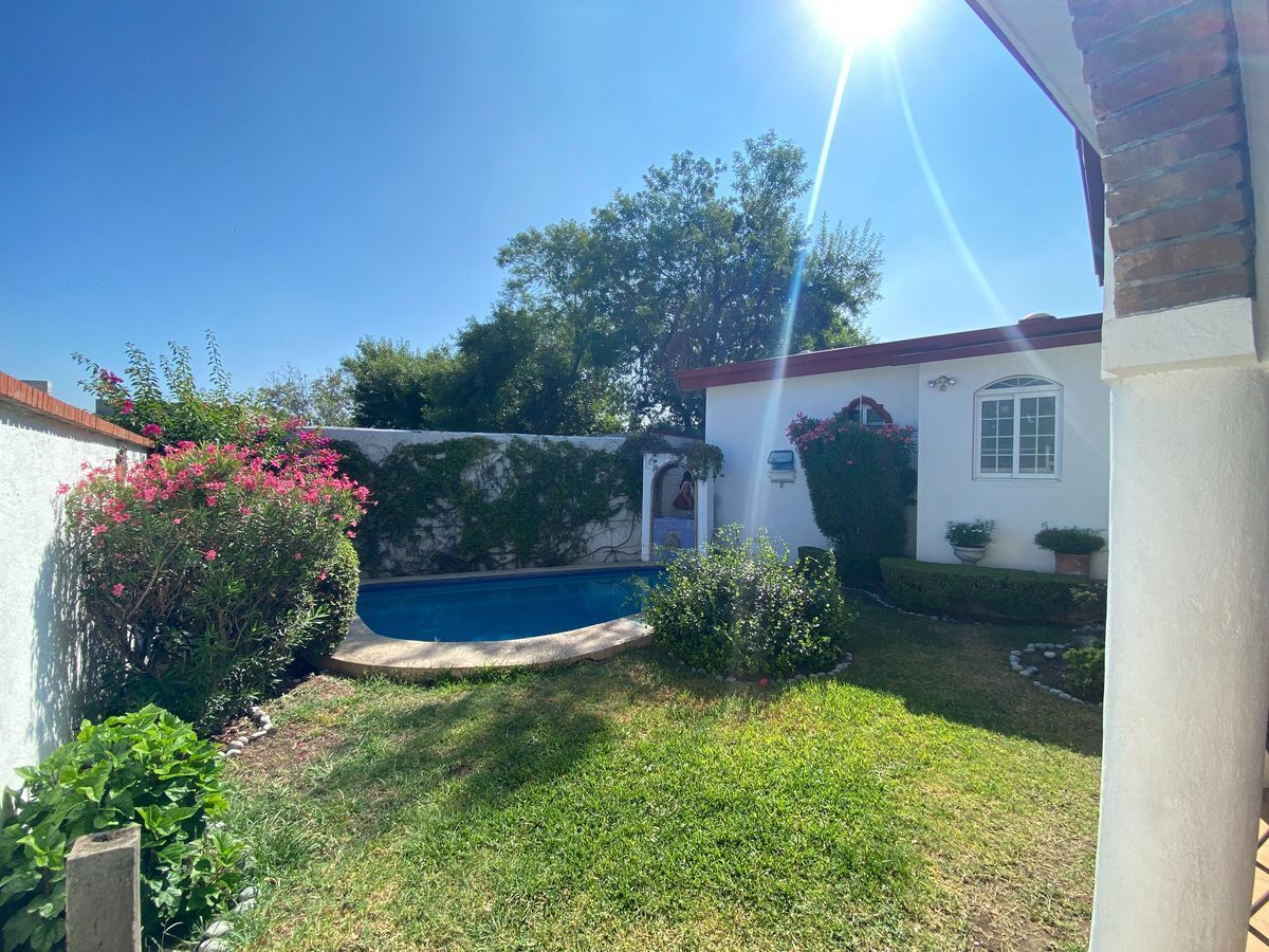 casa-en-venta-con-alberca-cerca-udem-prados-de-la-sierra-san-pedro10-15099