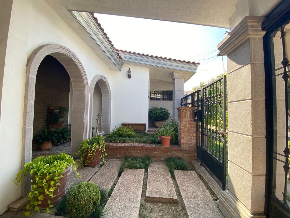 casa-en-venta-con-alberca-cerca-udem-prados-de-la-sierra-san-pedro22-15099