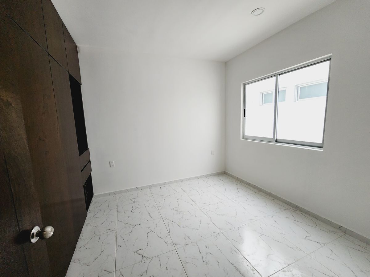 casa-en-venta-con-amplio-jardin-fraccionamiento-lomas-de-la-rioja14-32137