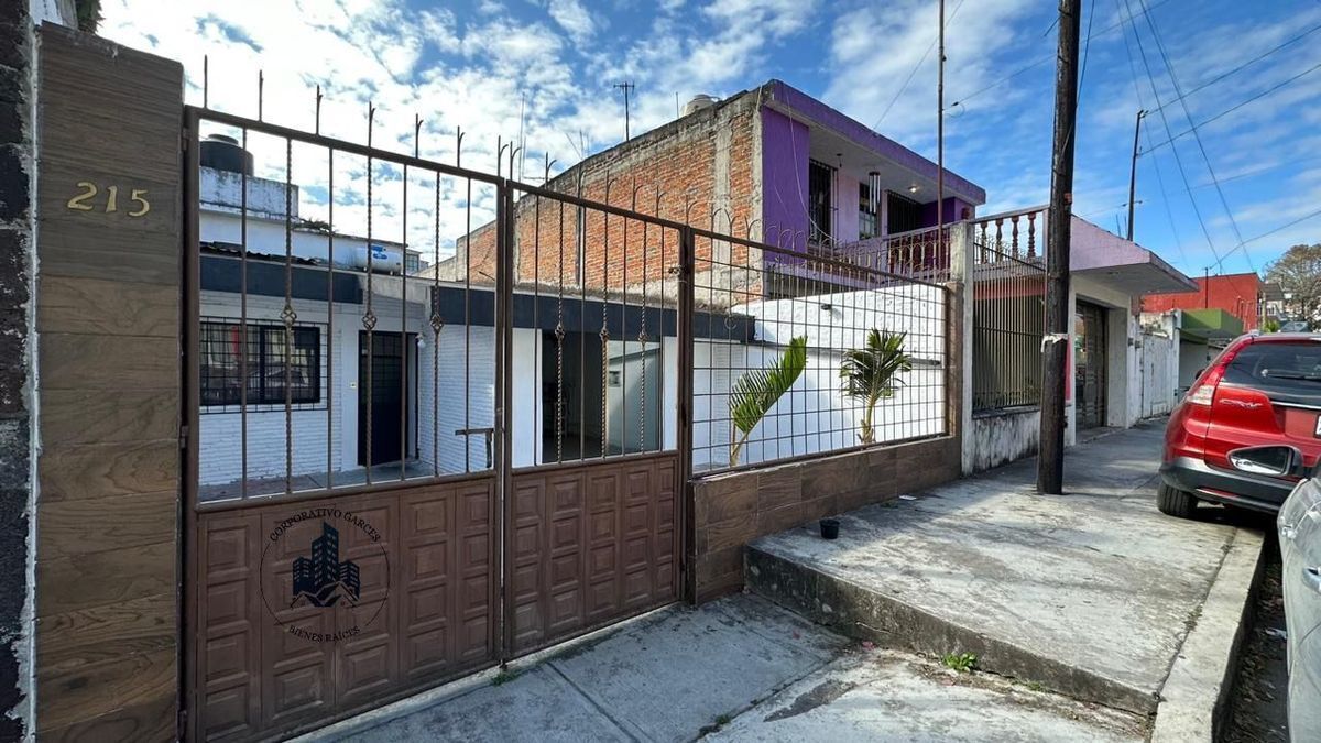 Casa en venta con excelente ubicación.