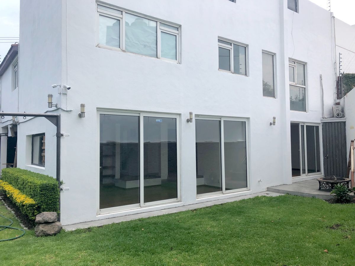 casa-en-venta-con-jardn-las-guilas25-28669