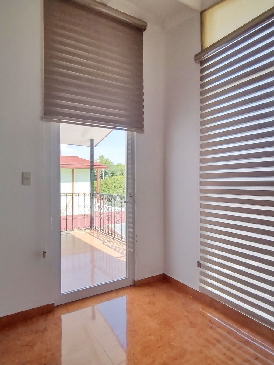 casa-en-venta-con-seguridad-en-jardines-de-la-florida26-15209