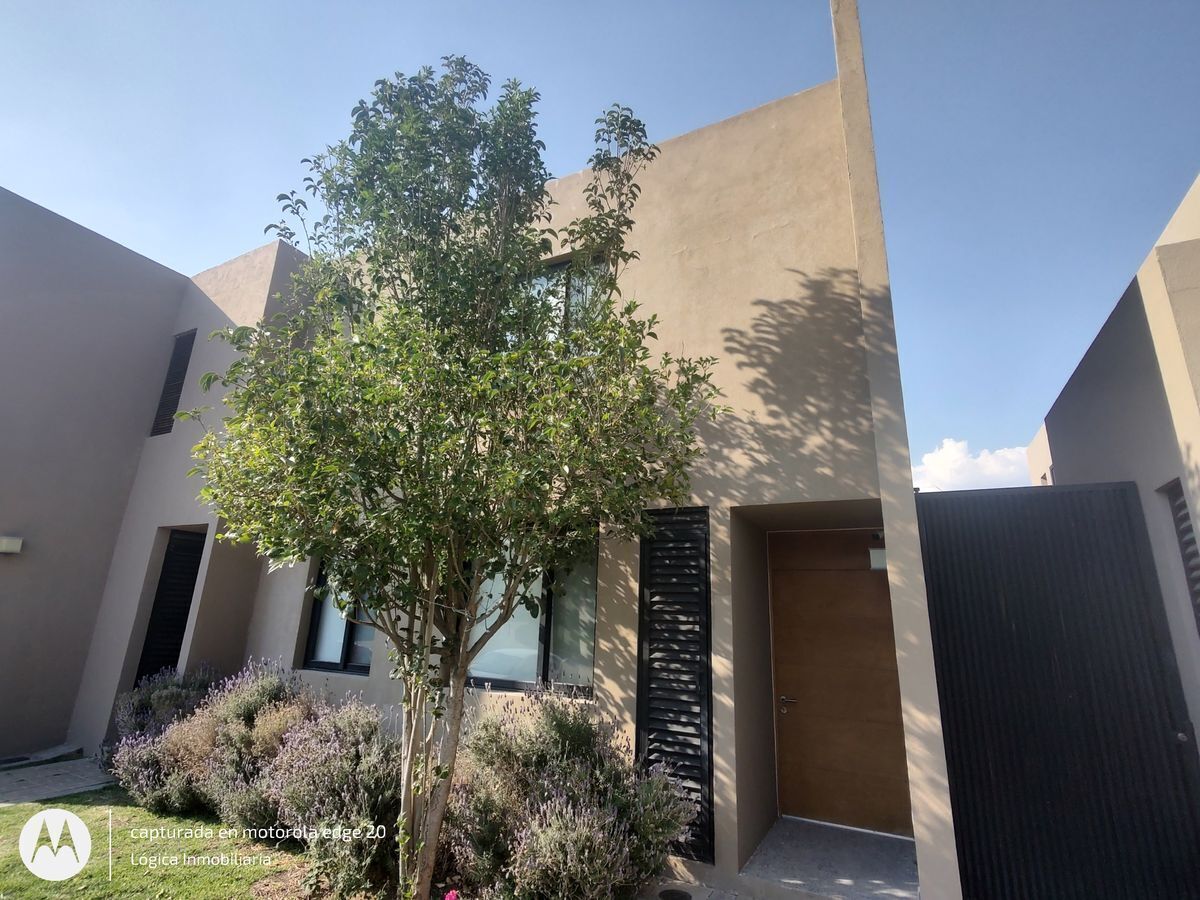 CASA EN VENTA COND.  INSPIRA EN  ZIBATA, QUERETARO