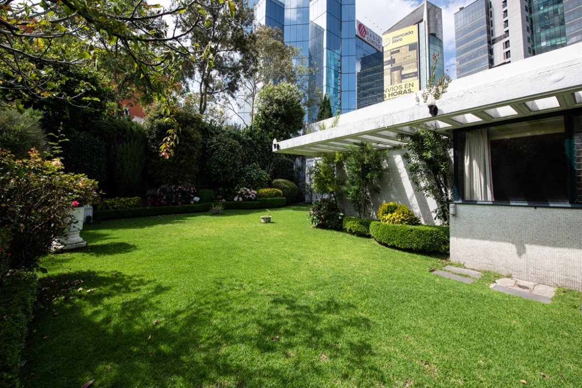 CASA EN VENTA CONDOMINIO PASEO DE LA REFORMA LOMAS DE CHAPULTEPEC PARA REMODELAR