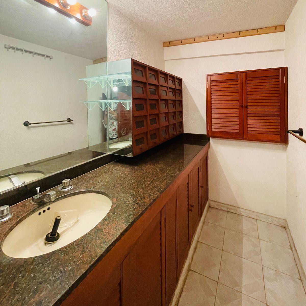 casa-en-venta-de-un-solo-nivel-a-tan-solo-800-m-de-la-uaem15-36701