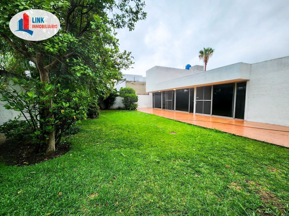 casa-en-venta-de-una-planta-jardines-universidad5-11583