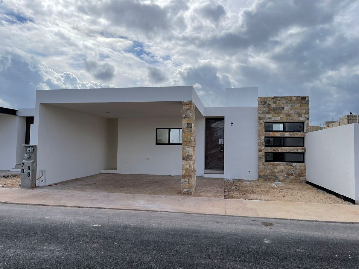 CASA EN VENTA DE UNA SOLA PLANTA, CHOLUL MÉRIDA